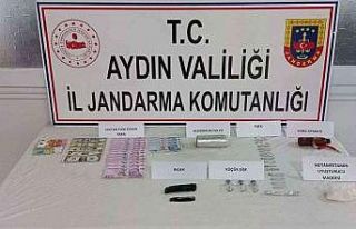 Didim Jandarması uyuşturucu tacirlerini suçüstü...