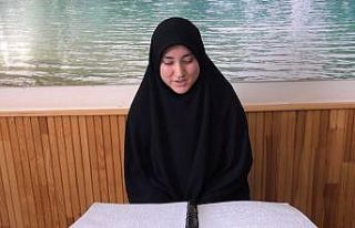 Doğuştan görme engelli Şeyma Nur hafız oldu