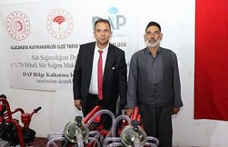 Elazığ’da 52 üreticiye süt sağım makinası...