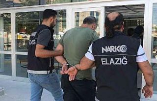 Elazığ’da ayakkabı içerisine uyuşturucu saklayan...