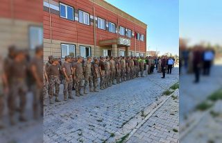 Emniyet Müdürü Kurt bayramda görev yapan personeli...