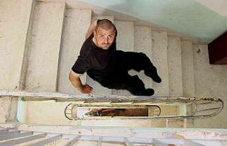 Engelli Ramazan’ın asansör çilesi