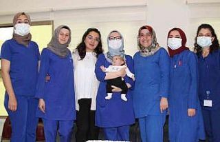 Erken doğan bebek Erzurum Şehir Hastanesi’nde...