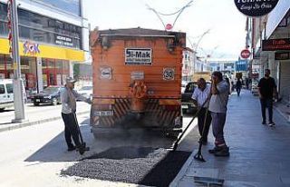 Erzincan’da asfalt onarım, bakım ve yama çalışmaları...