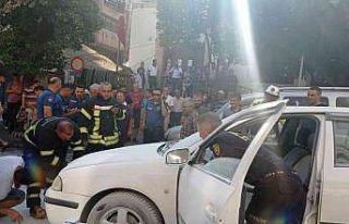 Esnaf, güvenlik görevlisi, polis el ele verdi, otomobildeki...