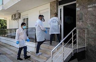 Ev sahibi kokudan şüphelendi, kiracısı evinde...