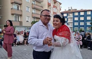 Fedakar baba kızının düğün hayalini gerçekleştirdi