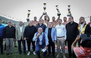 Feslikan’ın başpehlivanı Yusuf Can Zeybek