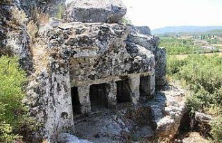 Gizemli kent Thera’da tiyatro gün yüzüne çıktı