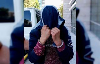 Gurbetçi kadının altın kolyesini alıp kaçan...