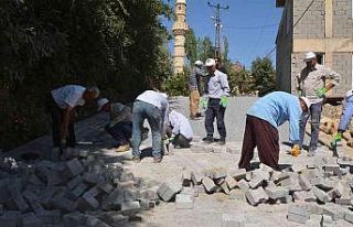Hakkari’de 3 semt ilk defa toprak yoldan kurtuluyor