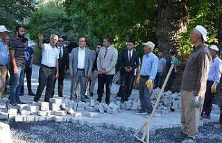 Hakkari’de bir semt toprak yoldan kurtarıldı