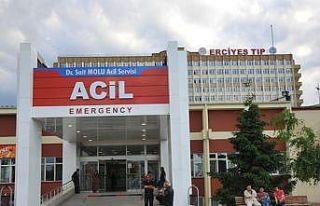 Hastayı bırakıp kavgaya tutuştular