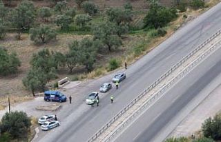 Helikopter destekli trafik denetiminde 7 araç trafikten...