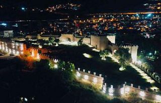 Hereke Kalesi ışıklandırıldı