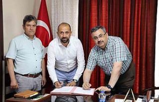 Hizmet-İş Kırkağaç’ta ek protokolü imzaladı