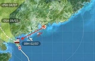 Hong Kong’ta gemi ikiye ayrıldı: Onlarca kişi...