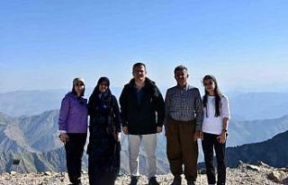 İkiyaka zirvesinde duygulandıran mutluluk