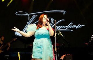 İnegöl Tuğçe Kandemir konserine akın etti