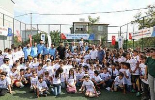 İpekyolu Belediyesinden öğrencilere spor malzemesi...