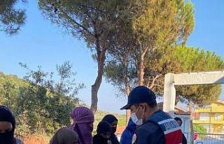 İzmir’de jandarma ekipleri 447 göçmen yakaladı