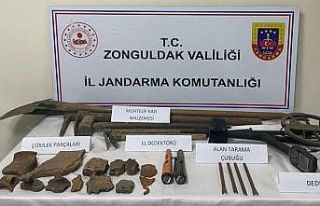 Jandarmadan kaçak kazı yapanlara suçüstü