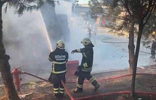 Kağıt fabrikasında korkutan yangın