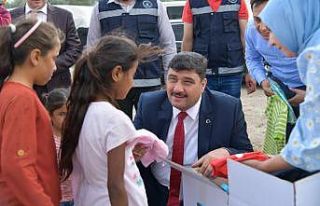 Kahramankazan’da 700 çocuğa bayramlık hediye...