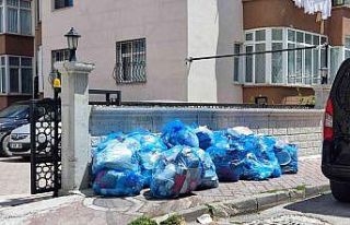 Kaldırımlardaki çöp poşetleri ve inşaat atıkları...