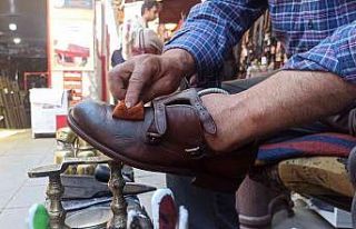 Kaliteli boya ve cila ayakkabının ömrünü uzatır