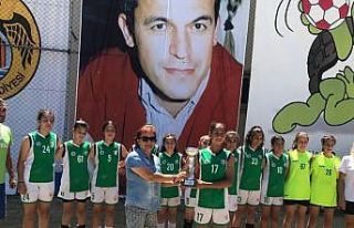 Katıldıkları ilk turnuvadan üç kupa ile geldiler