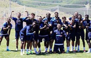 Kayserispor kaptanı İlhan Parlak: "Kulübü...