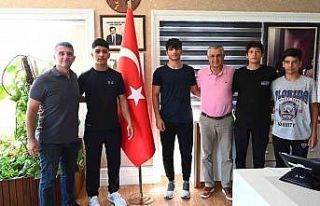 Kemer Belediyesi’nden sporculara ulaşım desteği...
