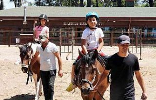 Kepez sporcularının yaz tatili hediyesi
