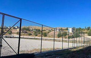 Kiğı’da 500 kişilik tribünlü sentetik futbol...