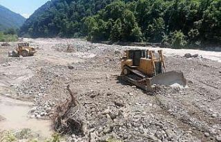 Kocaeli Büyükşehir Belediyesi ekipleri, Düzce’de...