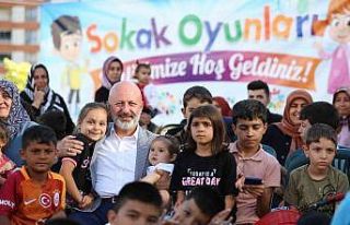 Kocasinanlı çocuklar, sokak oyunları şenliğiyle...