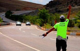 Konya polisinden tatil dönüşündeki sürücülere...