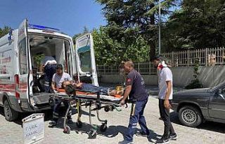 Konya’da pikap traktöre bağlı saman balya makinesine...