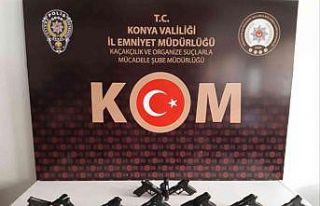 Konya’da silah kaçakçıları polisten kurtulamadı