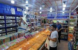 Kuruyemişçilerde bayram telaşı geç saatlere kadar...