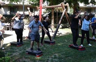 Kusursuz kafe personeli özel çalışanlar güne...