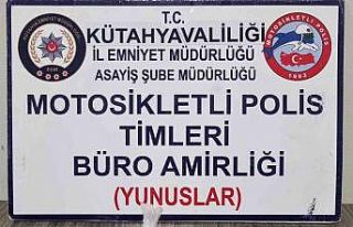 Kütahya’da plakasız motosiklette uyuşturucu ele...