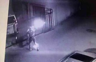 Maltepe’de eski milletvekilinin aracına molotoflu...