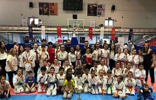 Manisa BBSK altyapısı açık ara farkla şampiyon