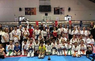 Manisa BBSK Karate Takımı bir yılda onlarca madalya...