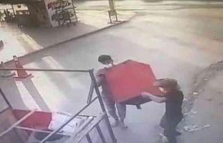 Marketten hırsızlık kamerada