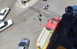 Mazgaldan düşen kedi kurtarıldı