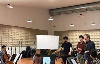 Menemen’in dahi gencinden İspanya’dan videolu...