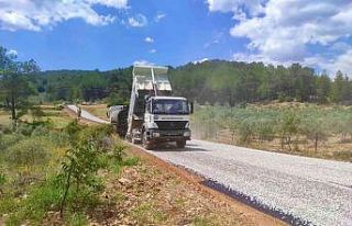 Menteşe’nin kırsal mahallelerinde yol çalışmaları...